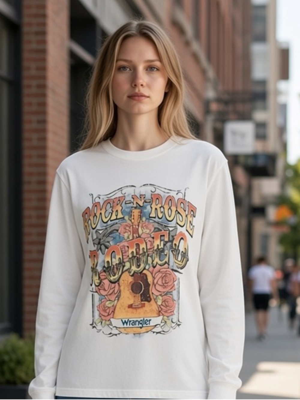 NWT WRANGLER WOMEN'S ROCK-N-ROSE RODEO TEE LARGE